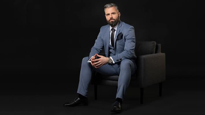 Böse Überraschungen vermeiden – Henrik Telepski erklärt, worauf Schweizer Unternehmen schon während der Gründung achten müssen Henrik Telepski Stuhl