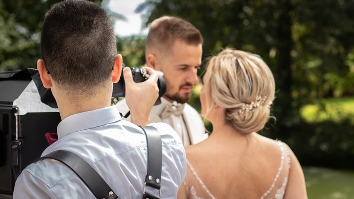 Als Hochzeitsfotograf Geld verdienen: So gewinnt man die richtigen Kunden Edmond Ratzel Paarshooting Kopie